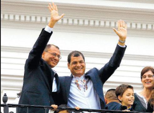 Rafael Correa celebró su reelección en el Palacio de Gobierno junto al Vicepresidente designado, Jorge Glas 2.