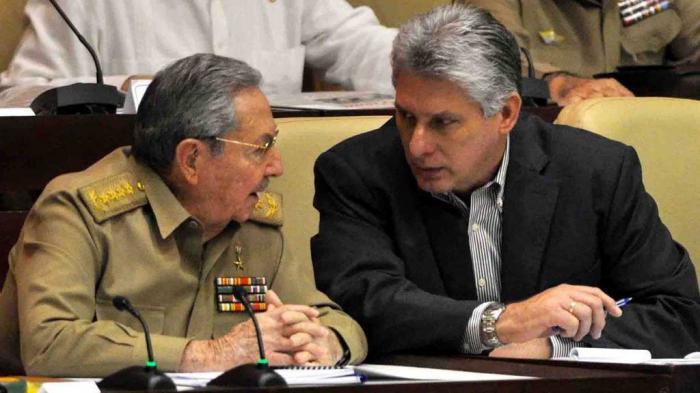 Cuba y los medios de comunicación El mandatario indicó que en las plataformas comunicacionales «prevalecen los contenidos desmovilizadores y perversos», y que el deber de Cuba es crear y potenciar