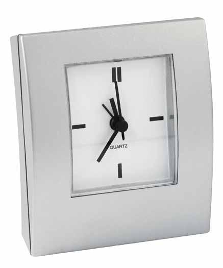 CÓD: T21 Reloj Despertador plateado, modelo "Clásico". Tamaño: 8.4 x 10 x 3.6 cm.