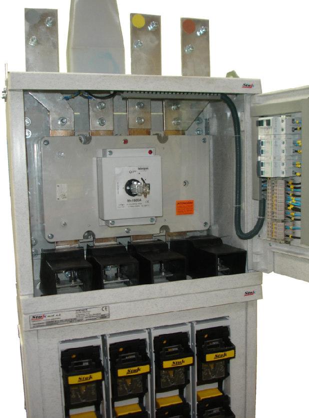 tripolares cerradas BTVC de 400 A, dispone de las entradas auxiliares para grupos electrógenos en el cuadro de control.