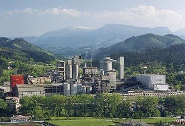Industria del Cemento gran cantidad de emisión de CO 2 materias primas (calizas y arcilla) altas