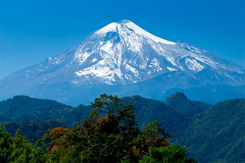 Notación científica La altura del Pico de Orizaba es de 5636 m.