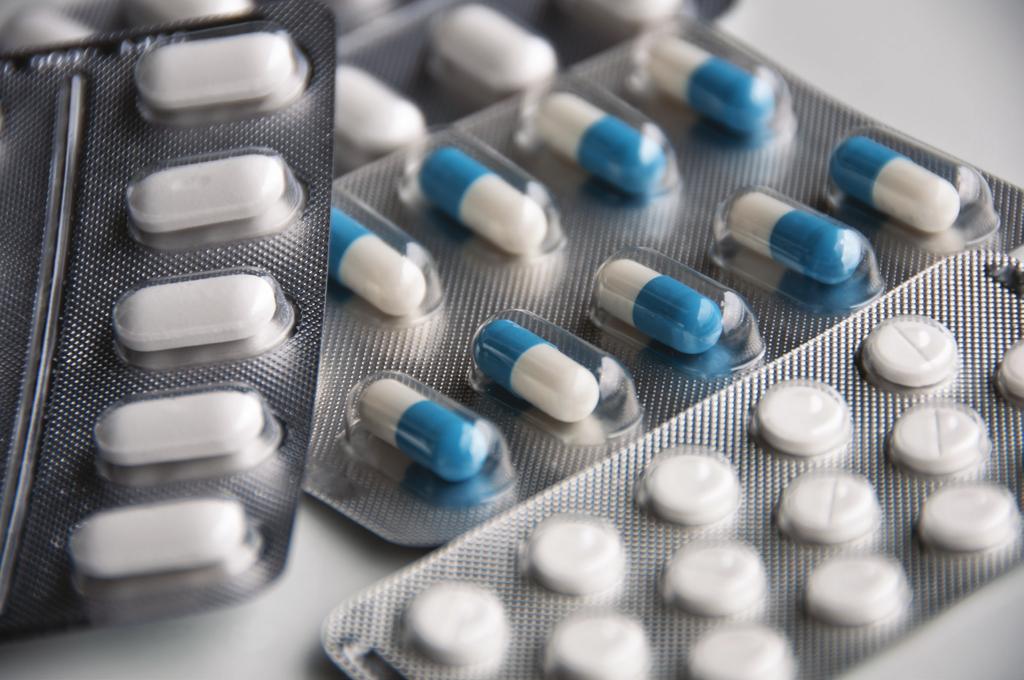 Introducción En febrero de 2019, como parte de la Directiva sobre medicamentos falsificados de la UE, los medicamentos recetados en la UE deben incluir nuevas características de seguridad, incluida