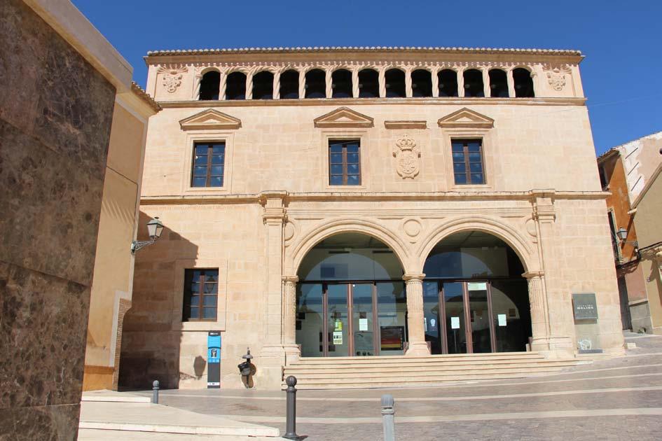 El Museo Municipal «Jerónimo Molina» de Jumilla 1905 Fig. 2. Fachada del edificio del antiguo palacio del Concejo. Foto: Jesús Gómez Carrasco.