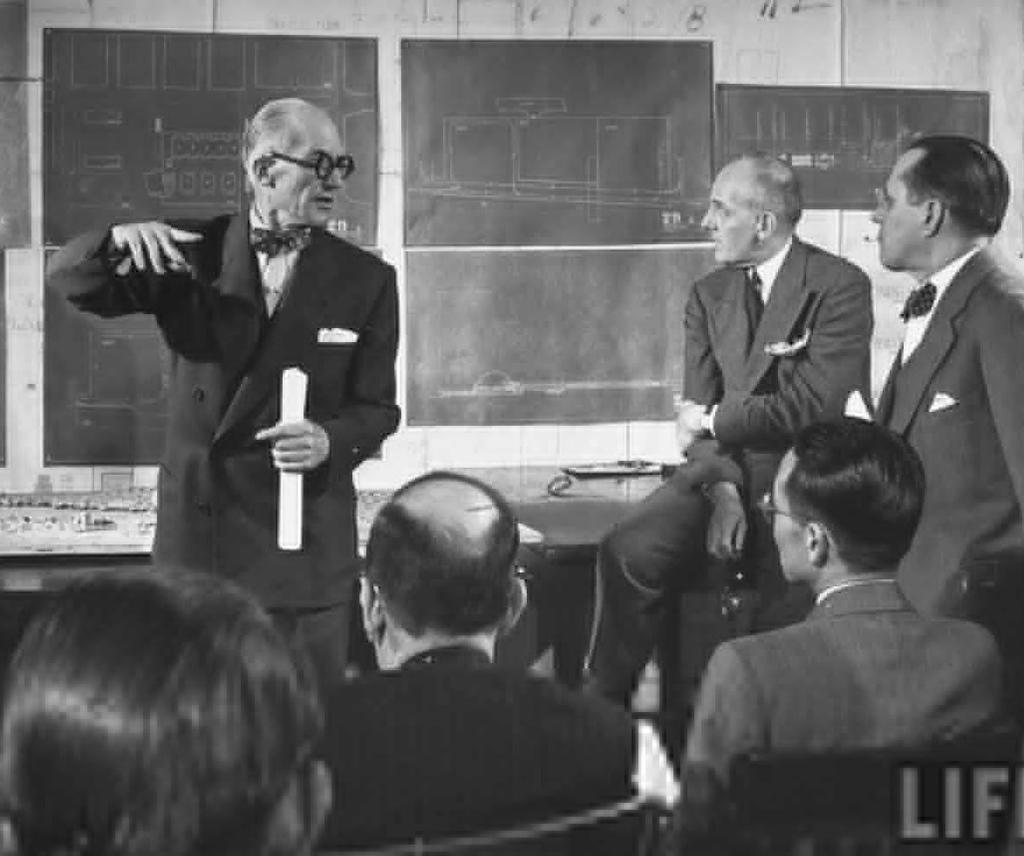 PRINCIPIOS DEL CIAM Le Corbusier, es quien presenta 6 puntos importantes lo cuales se discutirían durante el congreso: 1.