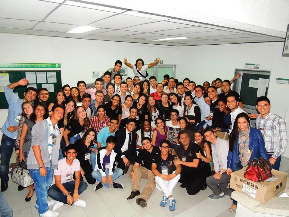 Fotografía 12. ASCEMCOL (Asociación de Sociedades Científicas de Estudiantes de Medicina de Colombia) 10.