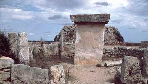ORIGEN DE LA PROPOSTA L imagotip reflecteix els següents punts identitaris: Excepcionalitat: la Cultura Talaiòtica de Menorca és única al