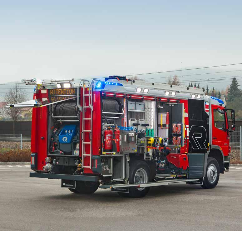 Este equipo fue diseñado para transportar bomberos con movilidad en cualquier terreno.
