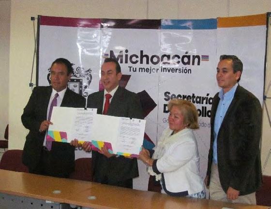 Firma de Convenio con la Secretaría de Desarrollo Económico del Estado de Michoacán Actividad de Vinculación 8 de marzo de 2016 El Ingeniero José Víctor Vanegas Villa, director del Centro de