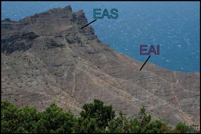 importantes niveles de brechas que algunas cartografías situaban separando las coladas del EAI de las del EAS.