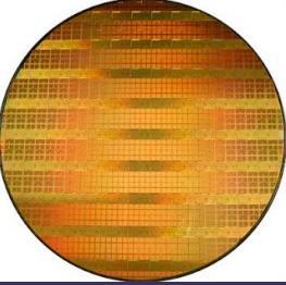 Se empieza a imprimir en las obleas los transistores que formaran cada microprocesador Cuando