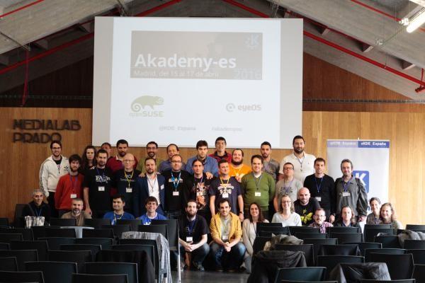 Akademy-es Akademy-es es el encuentro anual de desarrolladores, colaboradores y usuarios de KDE en España, que se celebra desde el año 2006 en distintas ciudades del país.