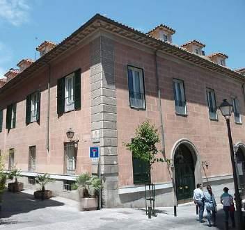 Sedes IMF Business School, desde sus inicios, mantiene su sede central en el emblemático Palacio de Anglona del Siglo XVII, situado estratégicamente en el casco antiguo de