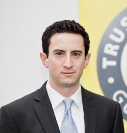 Rafael Gómez-Lus Abogado, Licenciado en Derecho por la Universidad de Zaragoza y Máster en Negocios Internacionales por el Grenoble Ecole de Management en Francia.