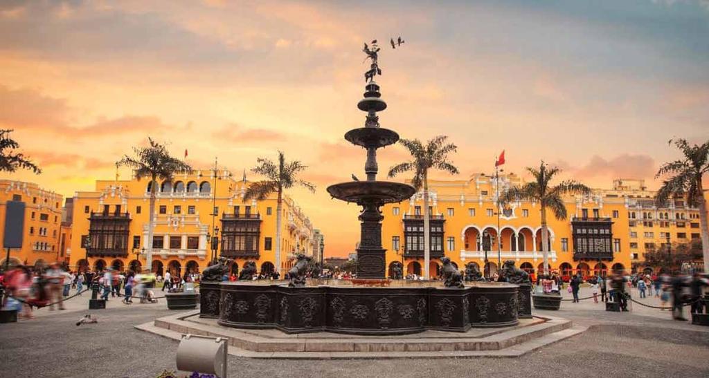 CIUDAD Y CLIMA La ciudad de Lima, capital de la República del Perú, fue fundada el 18 de enero de 1535 y tiene una población estimada de más de 9 millones de habitantes.