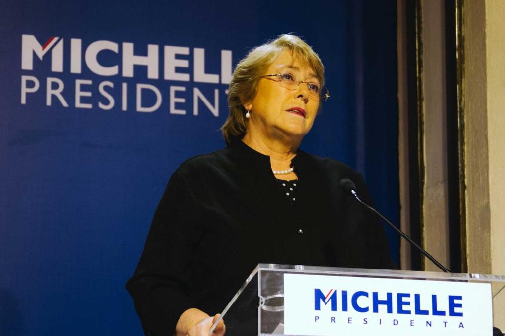 Michelle Bachelet (Campaña Presidencial 2013) Chile está cruzado por numerosas desigualdades que son una traba para que las personas crezcan y se desarrollen, y también para que el país
