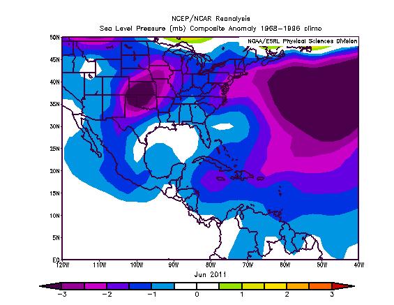 Fig. 1. Distribución espacial de la presión atmosférica (hpa) a nivel del mar: izquierda, anomalías de junio de 211, y, a la derecha, la climatología correspondiente.