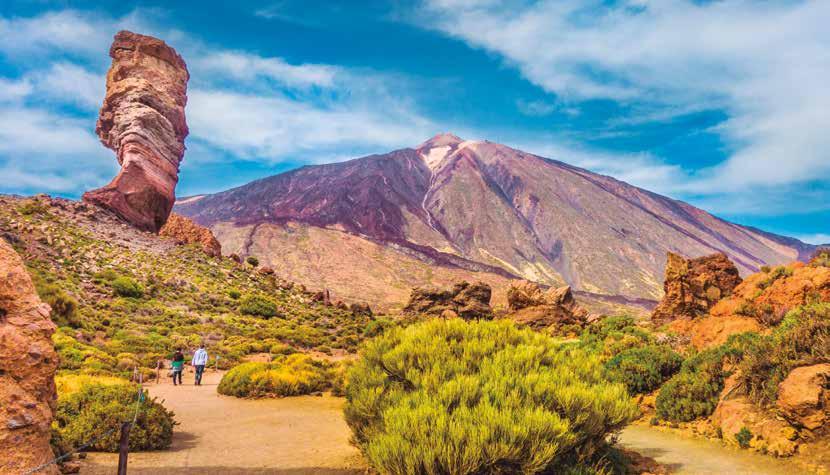 22 Tenerife LA ISLA DE LA DIVERSIÓN Divertida, relajante y asombrosa de norte a sur, Tenerife es la más grande de todas las Islas Canarias y la más ecléctica: ideal tanto para unas vacaciones con