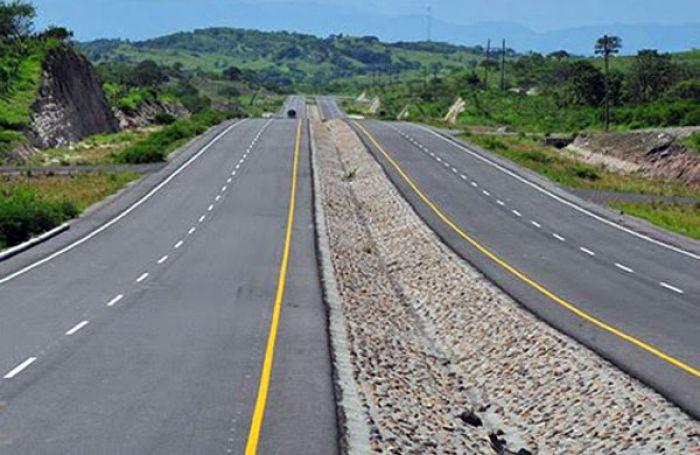Tegucigalpa Hacer de las carreteras de Honduras un motor para potenciar el desarrollo del país, es uno de los rubros vitales en el último cuatrienio.
