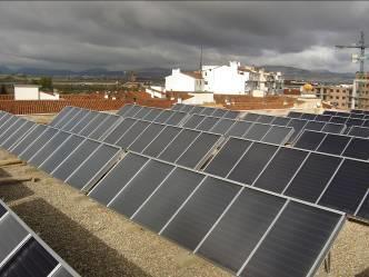 (2005) Placas solare fotovoltaicas en el frontón de Zulueta (2006)