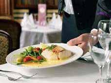 Bistrot Chez Remy que proponen un menú fijo) El cliente puede llevar pagadas sus comidas desde España, bien en Media Pensión (MP) o en Pensión Completa (PC).