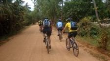 Día 9 Kampong Thom - Templos de Sambor Prei Kuk Distancia en bicicleta: 75 km (4-5 horas aprox.