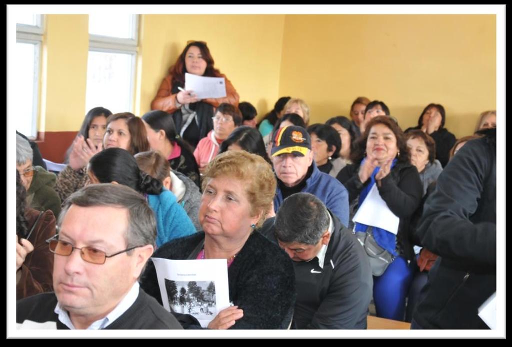 XIII. Enfoque de Género Para avanzar decididamente en el término de las desigualdades en Chile, el Gobierno de la Presidenta Michelle Bachelet planteó una Agenda de Género, cuyo objetivo es terminar