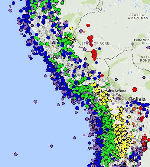 Los epicentros se muestran en un mapa de sismicidad histórica regional a la derecha, a continuación se muestra una vista en 3D.