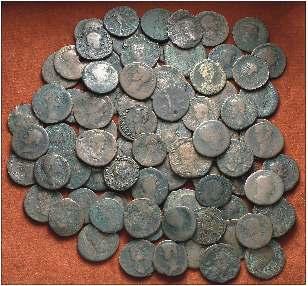 LOTES DE CONJUNTO 2814 MONEDAS ROMANAS F 2814 Lote formado por 80 monedas de bronce, la mayoría ases y dupondios. A examinar. MC/MBC-. Est. 300.