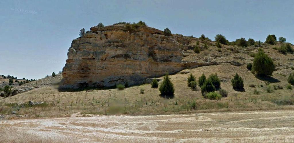 Calizas, margo calizas y calcretas del Vallesiense, Mioceno, Terciario.