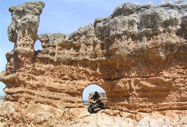 Formas de erosión en las calcretas del Aragoniense, Mioceno, Terciario.