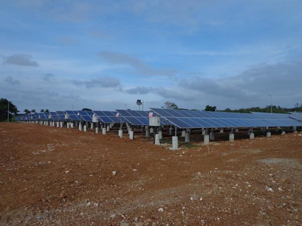 www.juventudrebelde.cu Los campos de paneles de energía solar pudieran convertirse en una importante fuente de electricidad para Cuba.