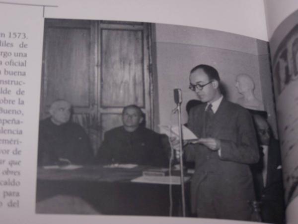 En agosto de 1949, el número 175 de la revista "Valencia Atracción" dedicó dos páginas a la recién inaugurada Biblioteca Municipal de Burjassot.