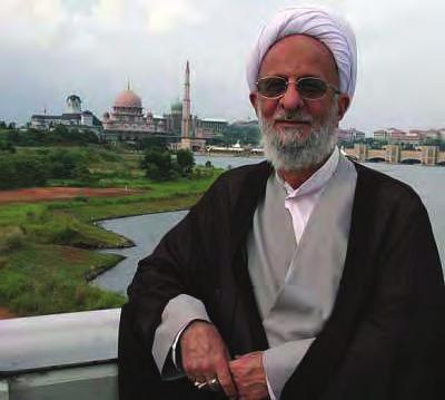 Integró la Junta de directores de la Madrasa Haqqani, donde enseñó Estudios Coránicos, Filosofía y Ética. Actualmente es director del Instituto de investigación en Qom.