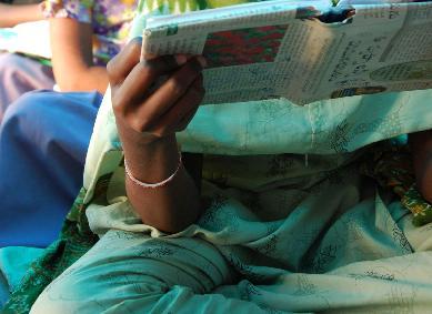 domésticas y a cuidar de sus hermanos/as menores. Los niveles de aprendizaje de niños/as pertenecientes a las castas más desfavorecidas son muy bajos.