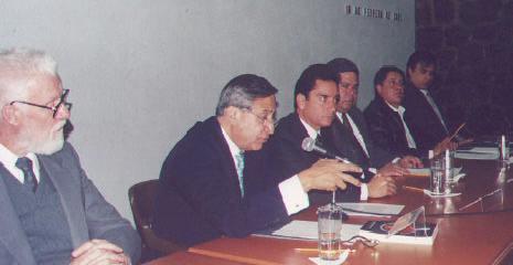 El Dr. Miguel Ángel Contreras Nieto, Comisionado de los Derechos Humanos del Estado de México, durante la presentación de su libro El Derecho al Desarrollo como Derecho Humano, en el Auditorio Lic.