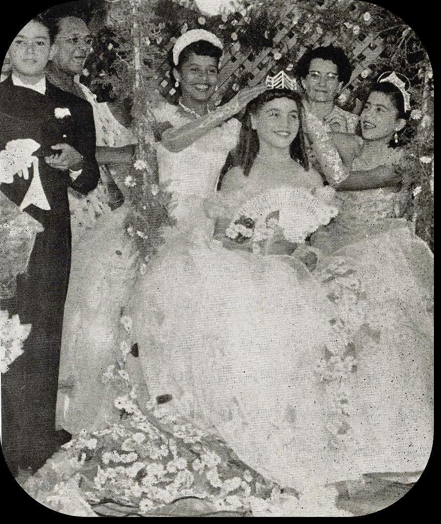 S.M. Esther I Reina de Verano del Caserío Las Casas (Santurce)1953 Escolta: Sr. Víctor Ma