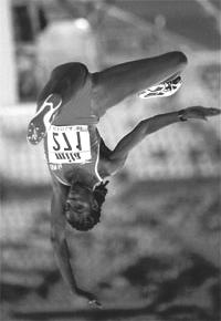 (7,06 en 1999) Recordwoman Nacional absoluta en longitud en pista cubierta (6,88 en 2001) Campeona de España al aire libre de longitud (1999-2000-2001-2002-2005) y triple (1999) Campeona de España en