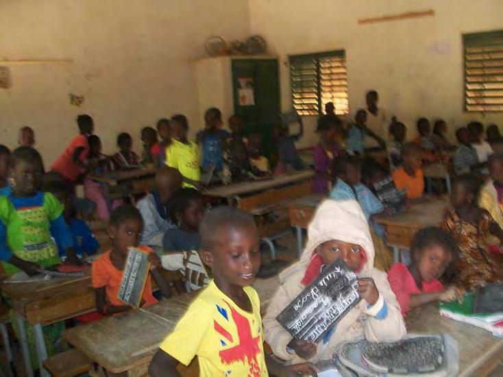 Àfrica Associació pel Desenvolupament del Riu Senegal Construcció de dues aules per a l escola de primària de Marda 2. País Senegal 3. Sector Educació 4.