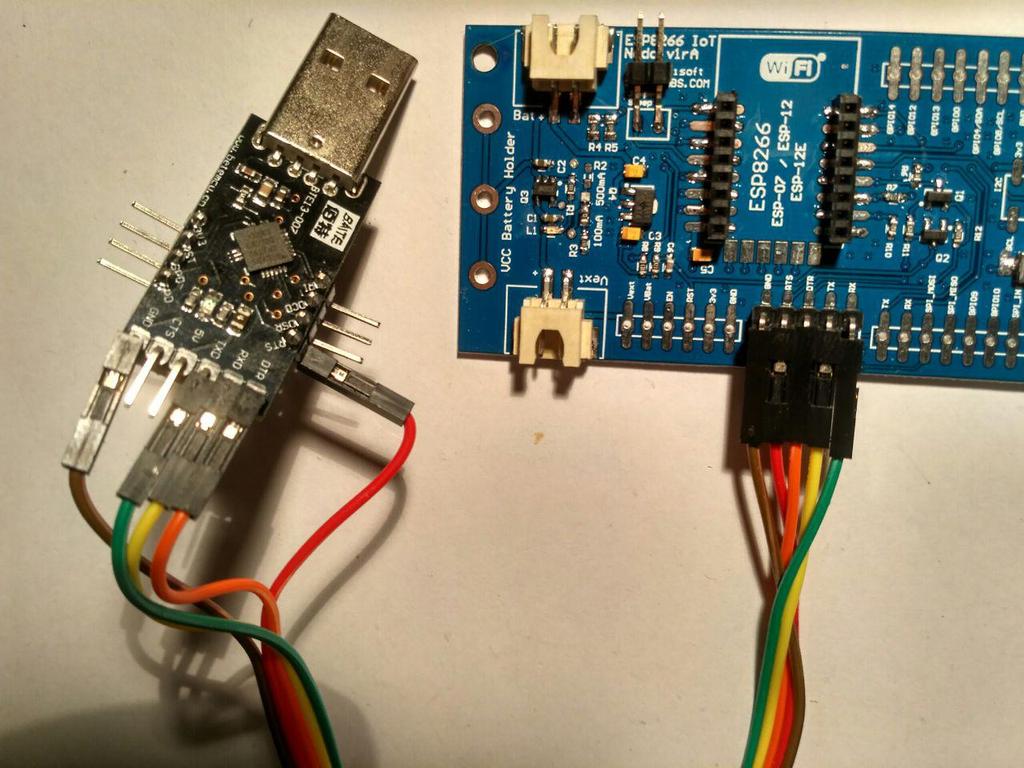 Conexionado para programación mediante USB-Serie Para realizar la programación del módulo ESP8266 en cualquiera de las 3 versiones que es compatible la PCB, podremos usar un conversor USB-Serie.
