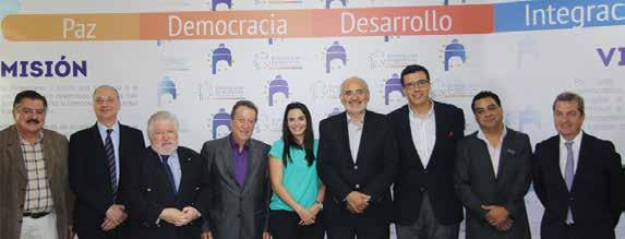 Aportando perspectivas para salir de la crisis en Guatemala Dos miembros de la Misión Presidencial de América Latina, los ex presidentes Vinicio Cerezo de Guatemala (cuarto por la izquierda) y Carlos