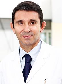 Dr. Óscar Gris Departamento de Córnea y Cirugía Refractiva de IMO, Instituto de Microcirugía Ocular Profesor del Máster en Córnea y Cirugía Refractiva y del Máster en Segmento Anterior, de IMO;