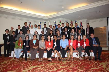 2. Taller de Lanzamiento Participantes: Miembros del Comité Regional (Ambiente, Energía, socios regionales) Representantes del