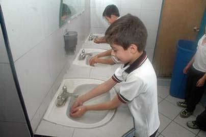 CONTROL DEL AGUA Establece con el alumnado el compromiso de reducir el consumo de agua en el centro educativo.