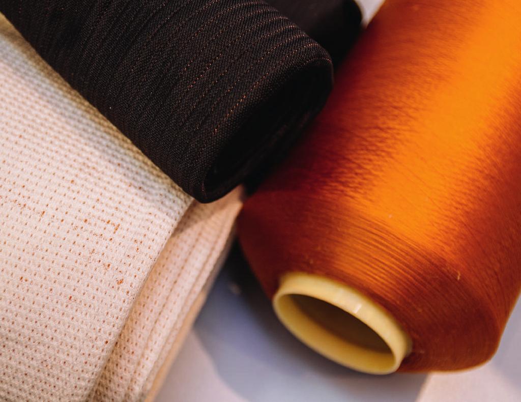 Implementamos y desarrollamos nuevas tecnologías, modificando nuestras máquinas textiles para poder tejer cobre.