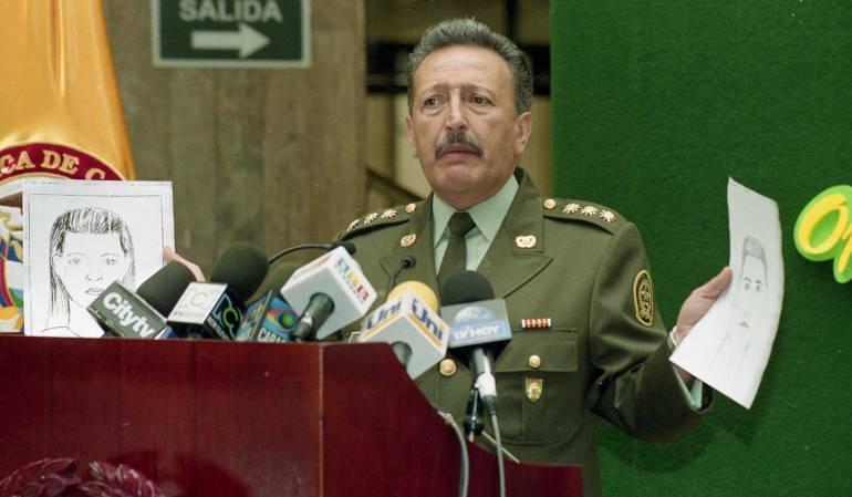 51 LAS BIBLIOTECAS PÚBLICAS El general Luis Ernesto Gilibert http://cr00.epimg.net/radio/imagenes abuso que estaba cometiendo el injusto Pedrero.