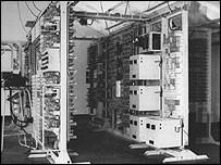 Primera Computadora Colossus es la primer computadora que trabaja a nivel de 2 bits.