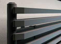 Colectores verticales de Ø 30 mm. Tubos horizontales de sección rectangular 20 x 25 mm. Profundidad: 55 mm.