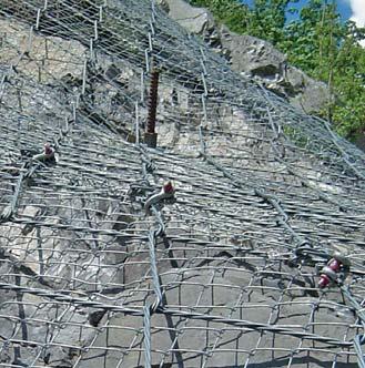 El alambre es sumamente resistente, a prueba de abrasión y puede tirarse de él libremente y mover sobre bordes afilados de roca sin dañarlo.