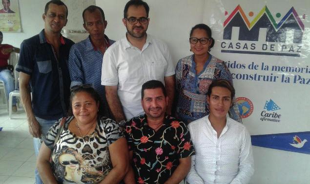 En CIÉNAGA Encuentro de fortalecimiento a coordinadores de Casa de Paz Coordinadores y Coordinadora de Casas de Paz junto a parte del equipo de Barranquilla.